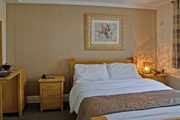هتل Olivers Lodge