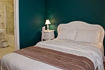 هتل Olivers Lodge
