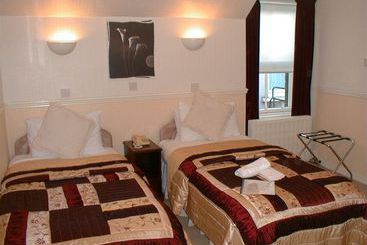 Отель Seafield Lodge