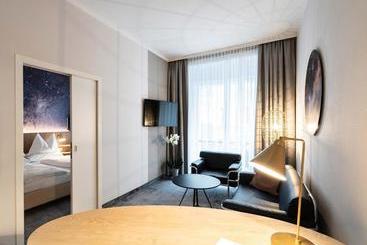 Starlight Suiten Hotel Renngasse