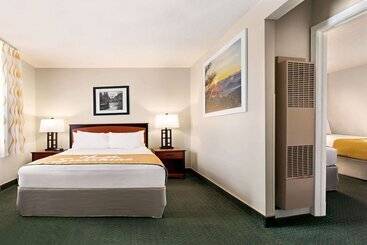 فندق Days Inn By Wyndham Cortez