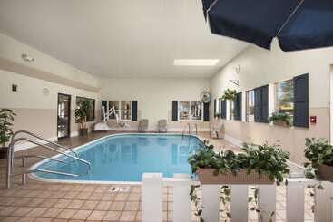 酒店 Days Inn By Wyndham Oglesby/ Starved Rock