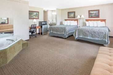 فندق Days Inn & Suites By Wyndham Brinkley
