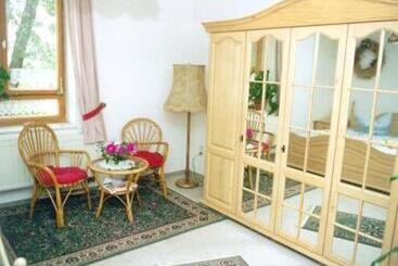 ホテル Gasthof Zur Linde