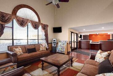 호텔 Howard Johnson By Wyndham Williams