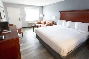 בית מלון כפרי Sunrise Inn Williamstown