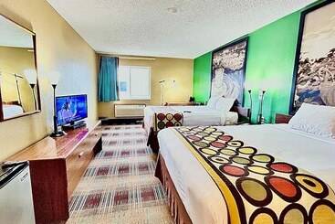 מוטל Express Inn Parsons