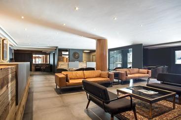 هتل Abba Xalet Suites