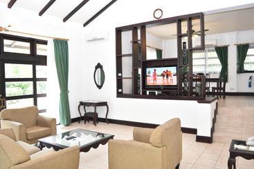 هتل Bintan Lagoon Resort