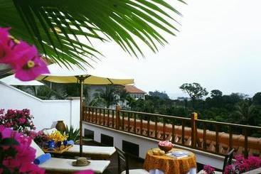 هتل Bintan Lagoon Resort