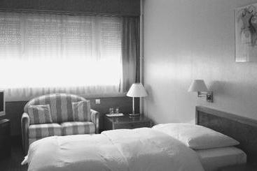 Отель Hostellerie De La Vendee