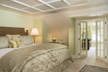 هتل White Doe Inn Bed & Breakfast