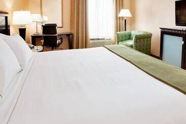 فندق Baymont By Wyndham East Windsor Bradley Airport