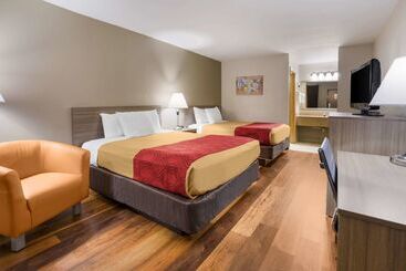 Отель Econo Lodge