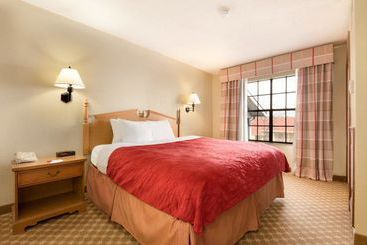 Отель Ramada Huntsville