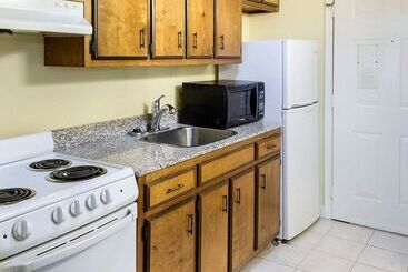 ホテル Stonewood Inn & Suites Of Carrollton Smithfield