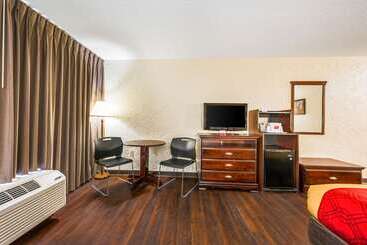فندق Econo Lodge Corinth