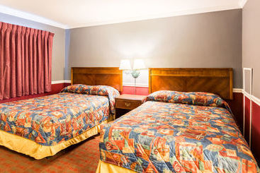 Отель Econo Lodge