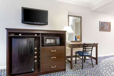 בית מלון כפרי Econo Lodge