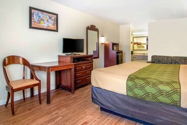فندق Econo Lodge Inn & Suites
