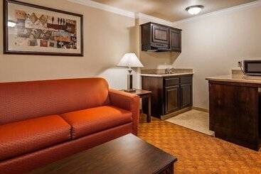 ホテル Lompoc Valley Inn And Suites