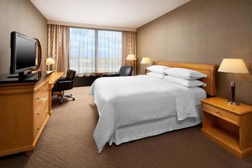 هتل Sheraton Cleveland Airport