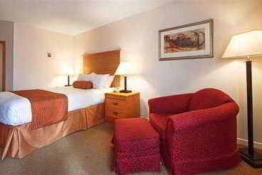 هتل Tower Inn & Suites