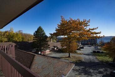 هتل Bluenose Inn And Suites
