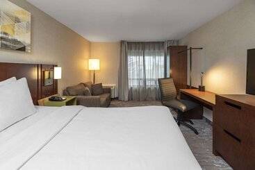 בית מלון כפרי Comfort Inn East