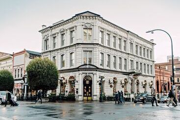 호텔 Dashwood Manor Seaside Bed & Breakfast