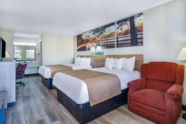 Отель Days Inn By Wyndham Macon I475