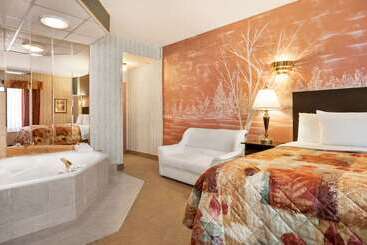 בית מלון כפרי Days Inn By Wyndham Ste. Helene De Bagot