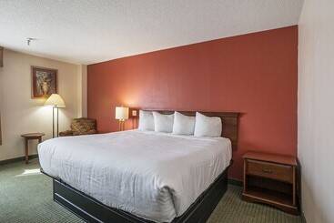 ホテル Days Inn & Suites By Wyndham Mt Pleasant