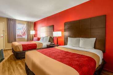 فندق Econo Lodge Meridian