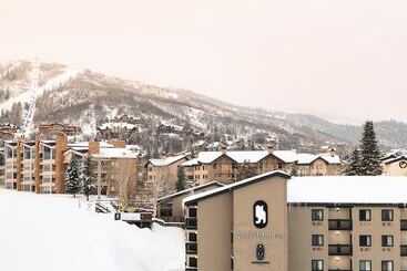 هتل Gravity Haus Steamboat