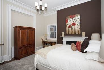 בית מלון כפרי Mary Queen Of Scots Inn