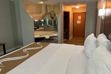 호텔 Quality Inn & Suites Red Wing