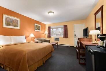 هتل Travelodge By Wyndham Quesnel Bc