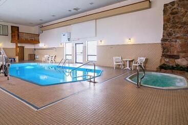 בית מלון כפרי Travelodge By Wyndham Rapid City/black Hills