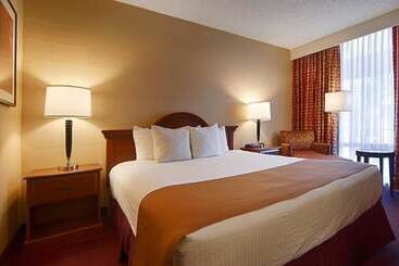 Отель West Gate Inn Nyack