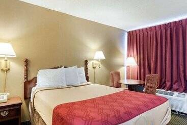 فندق Rodeway Inn