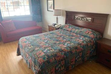 Stonehouse Motel And Restaurant