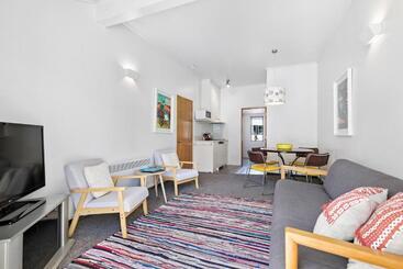 هتل Amity Serviced Apartments