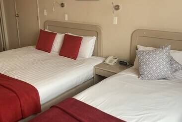 هتل Asure Camelot Arms Motor Lodge