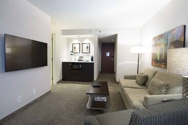 فندق Cambridge Suites Toronto