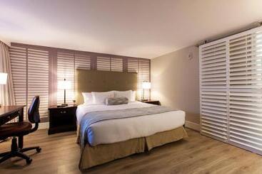 Отель Krystal Satelite Maria Barbara