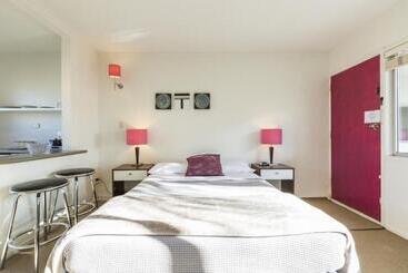 هتل Mt Albert Motor Lodge