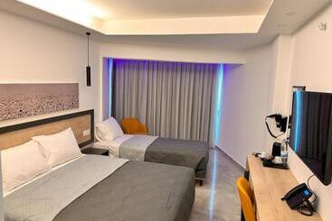 בית מלון כפרי Papouis Protaras