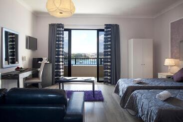 ホテル Sliema Marina