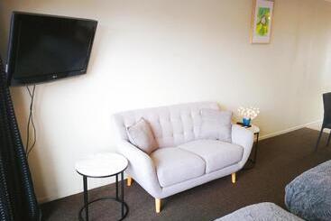 Le Chalet Suisse Motel Taupo